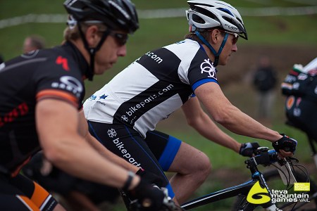 Charlie Knoll racing the 2012 Teva Games, Pro category